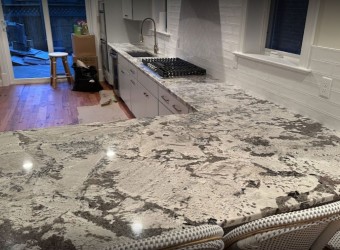 Richmond-quartz-countertops-virginia-integrate-island-bar